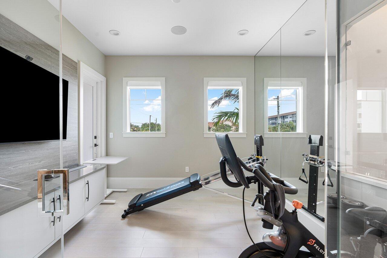 TROPIC ISLE - Residential