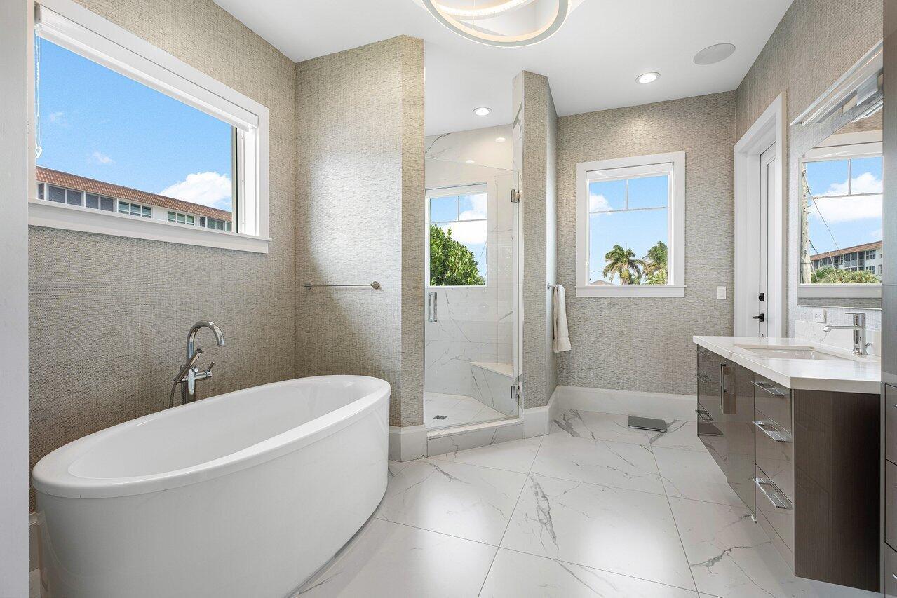 TROPIC ISLE - Residential