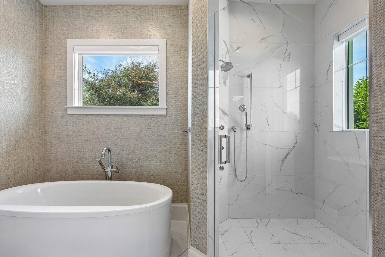 TROPIC ISLE - Residential