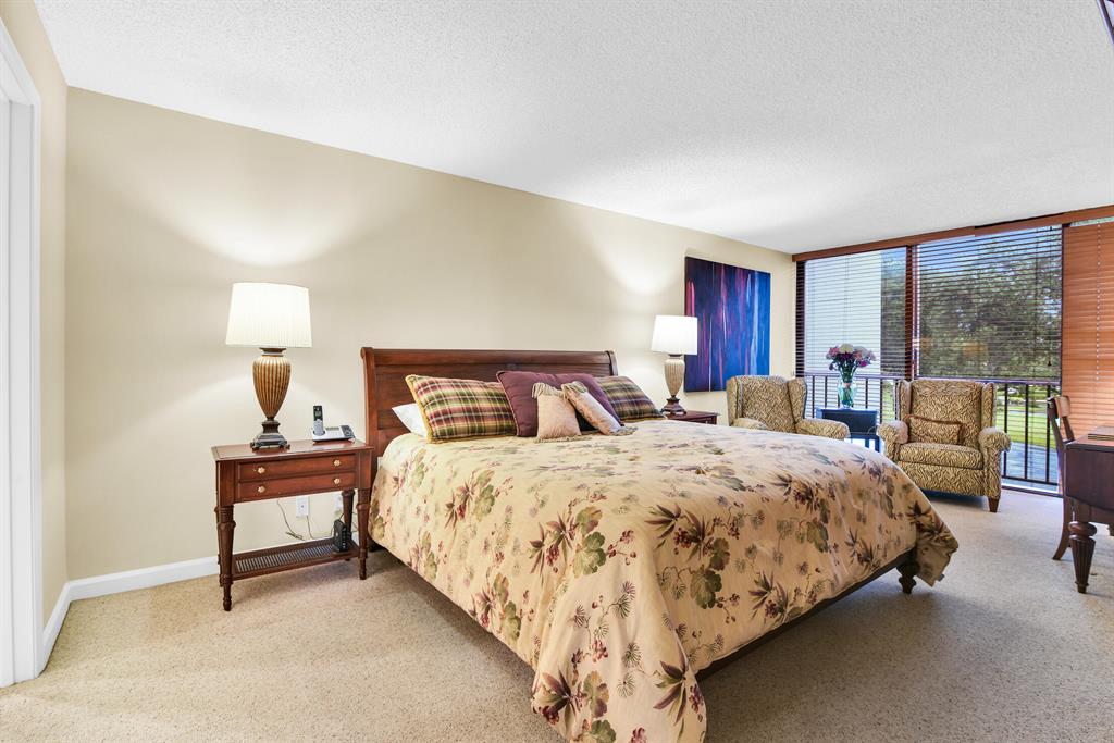 LAKEWOOD MIDRISE - Residential