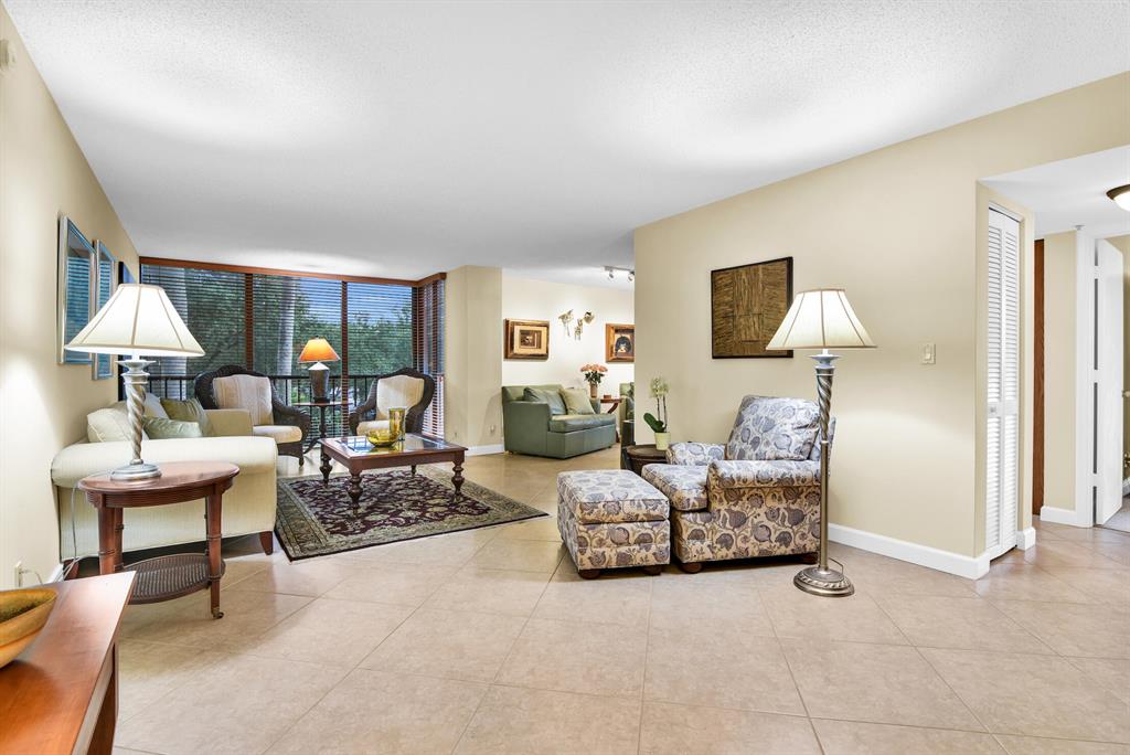 LAKEWOOD MIDRISE - Residential