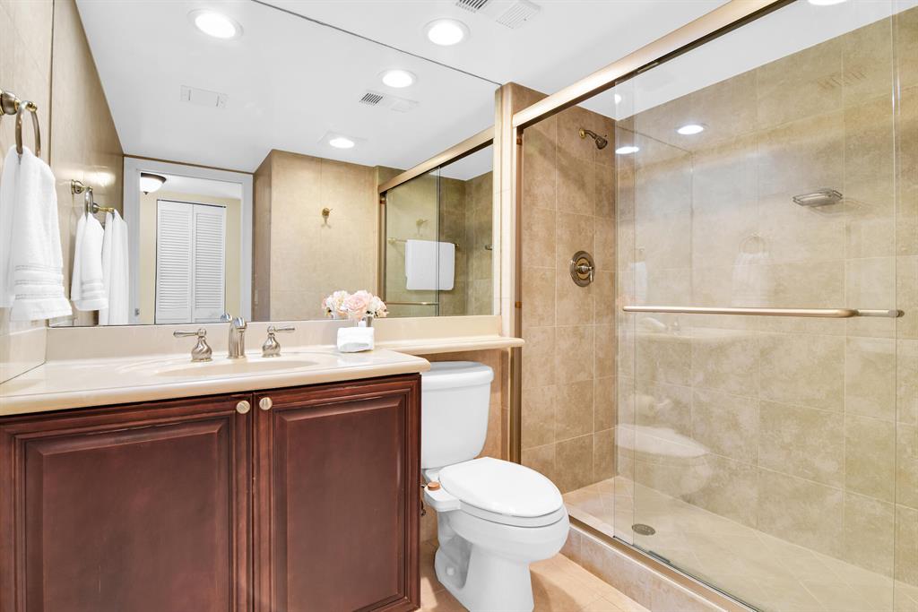 LAKEWOOD MIDRISE - Residential