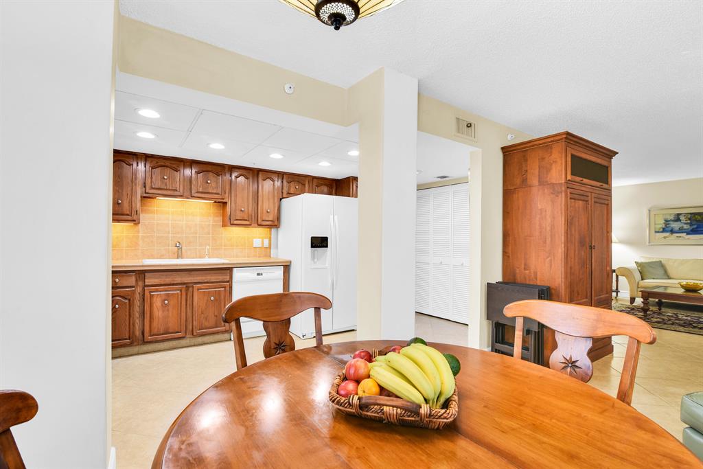 LAKEWOOD MIDRISE - Residential