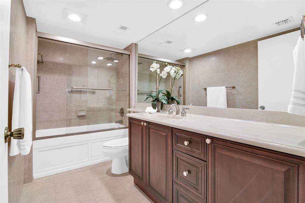 LAKEWOOD MIDRISE - Residential