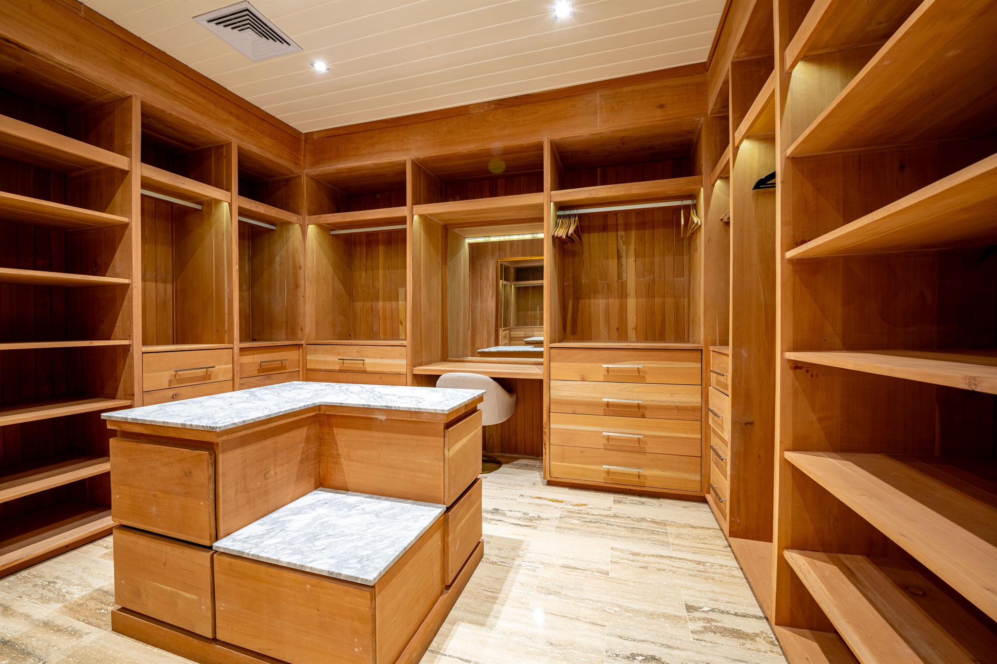 Punta Aguila, Casa de Cam - Residential