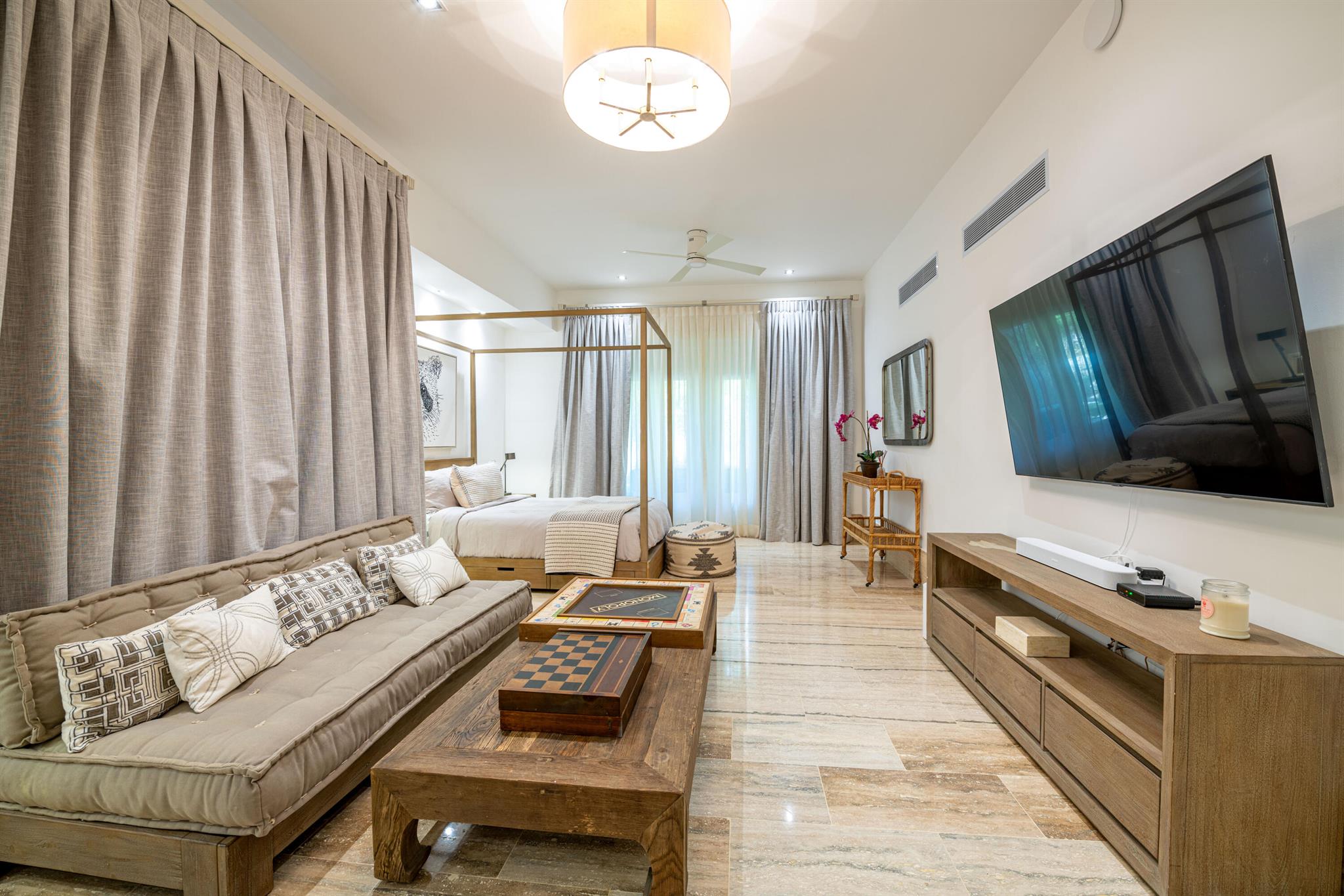 Punta Aguila, Casa de Cam - Residential