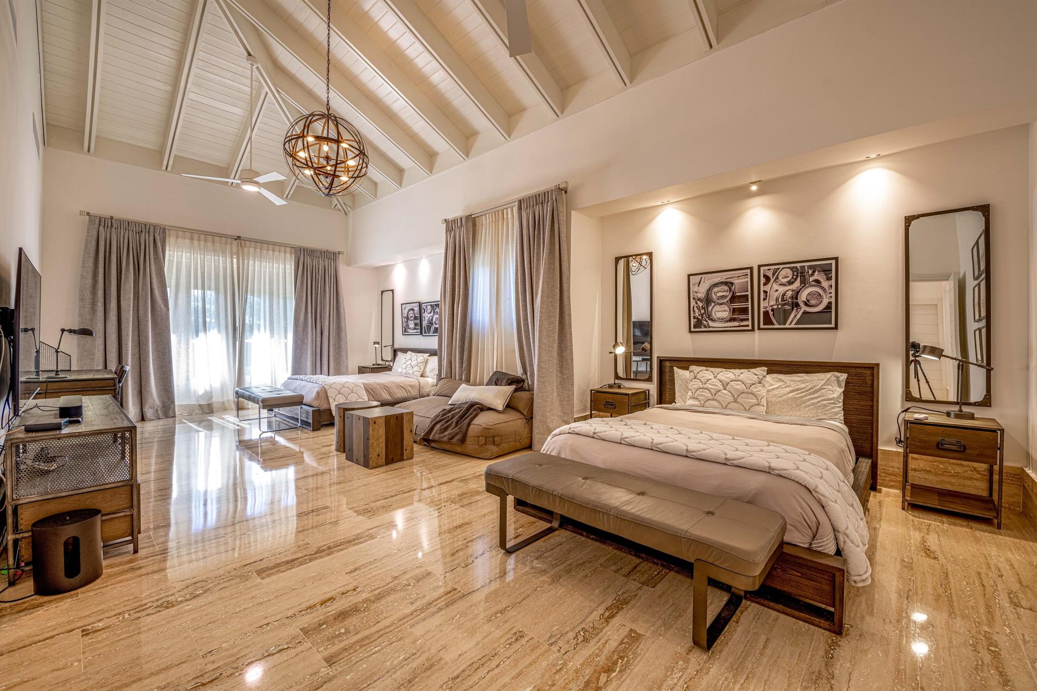 Punta Aguila, Casa de Cam - Residential