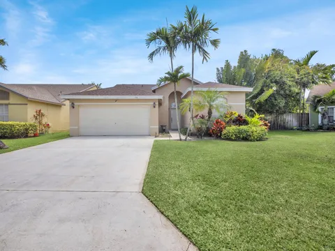 150 Heatherwood Drive, Royal Palm Beach, FL MLS: R11087006