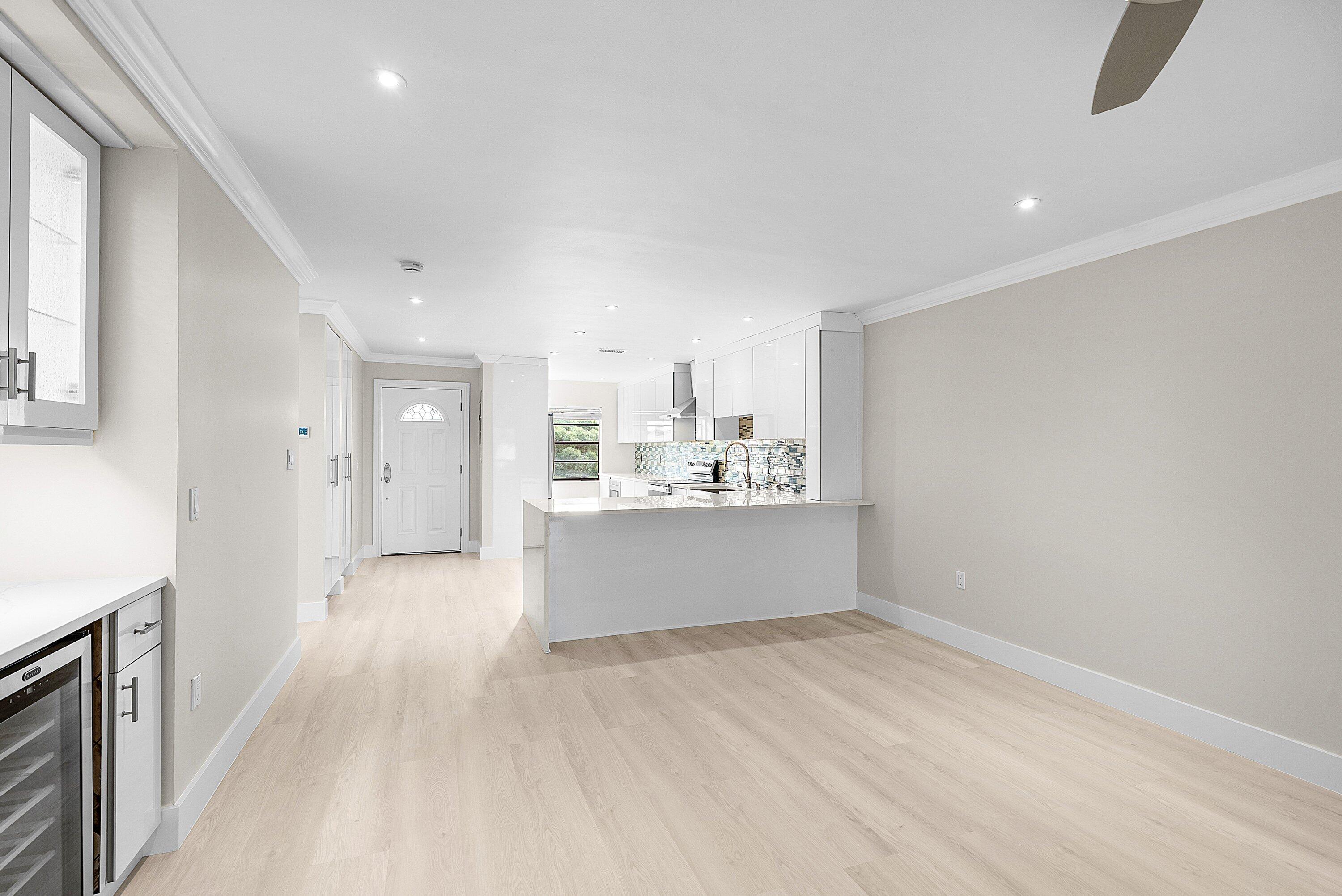 STRATFORD AT HUNTERS RUN CONDO - Residential