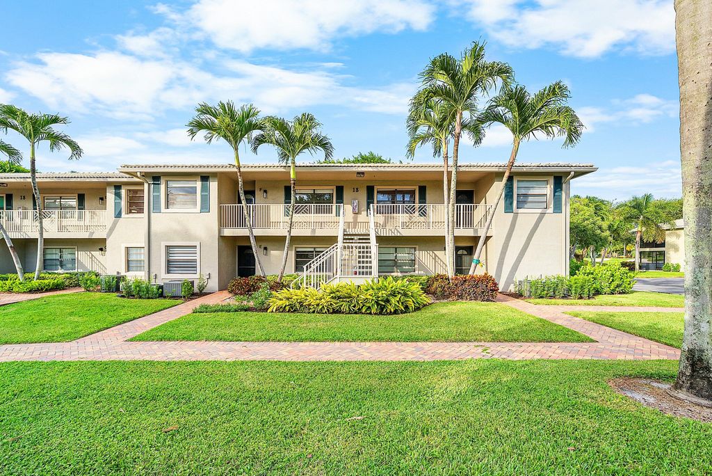 Photo of 18 Stratford Drive E #F, Boynton Beach, FL 33436 (MLS # R11140272)