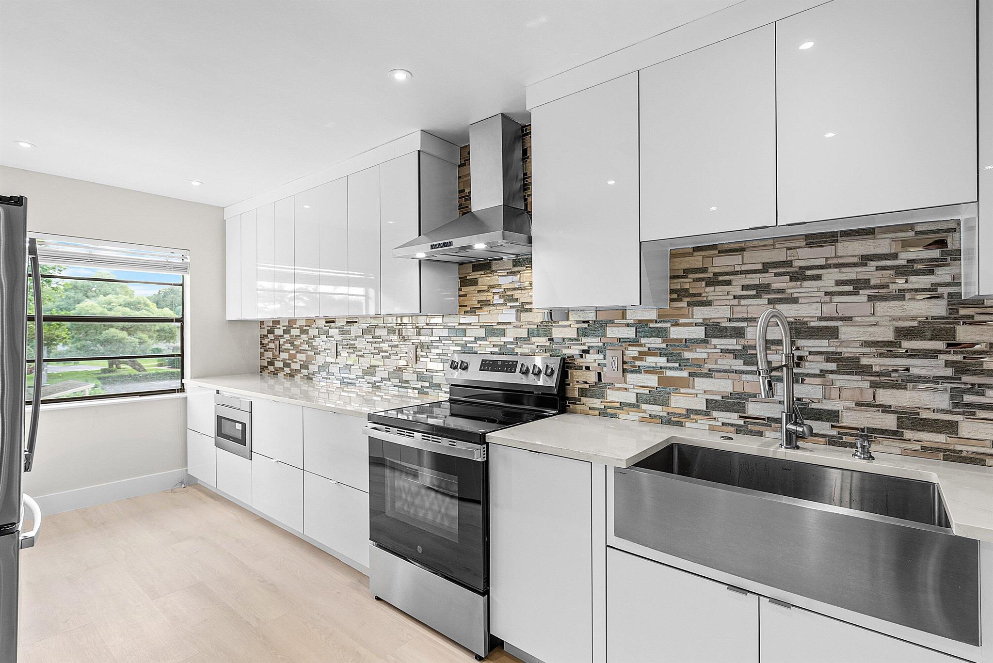 STRATFORD AT HUNTERS RUN - Residential