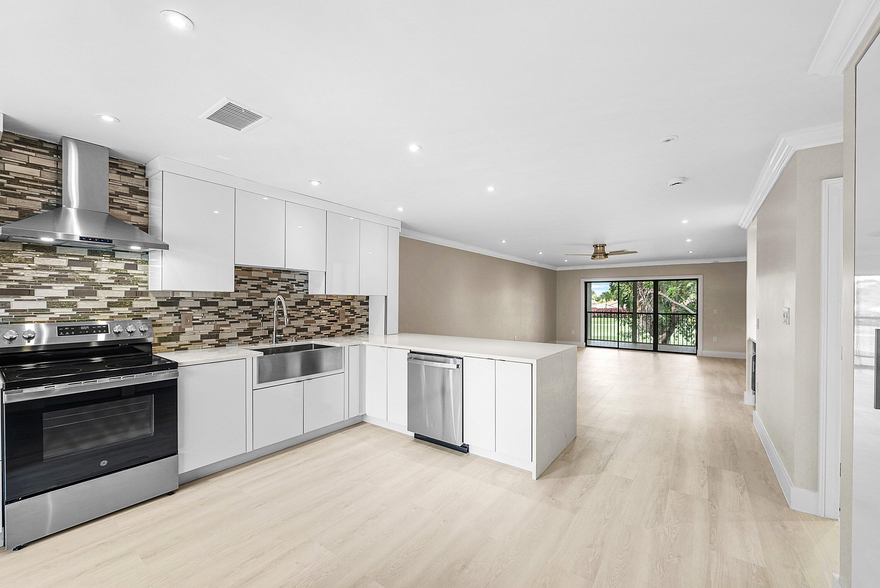 STRATFORD AT HUNTERS RUN CONDO - Residential