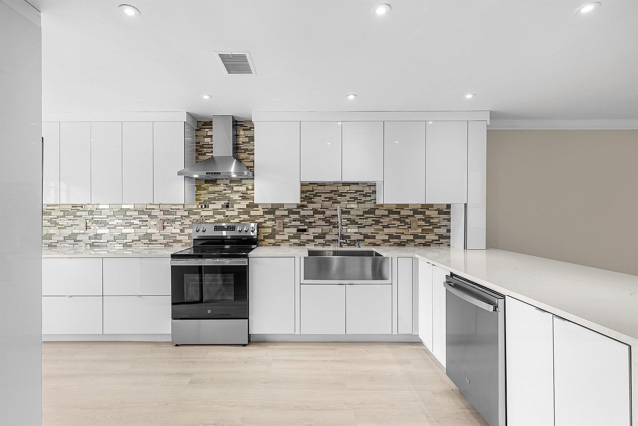 STRATFORD AT HUNTERS RUN - Residential