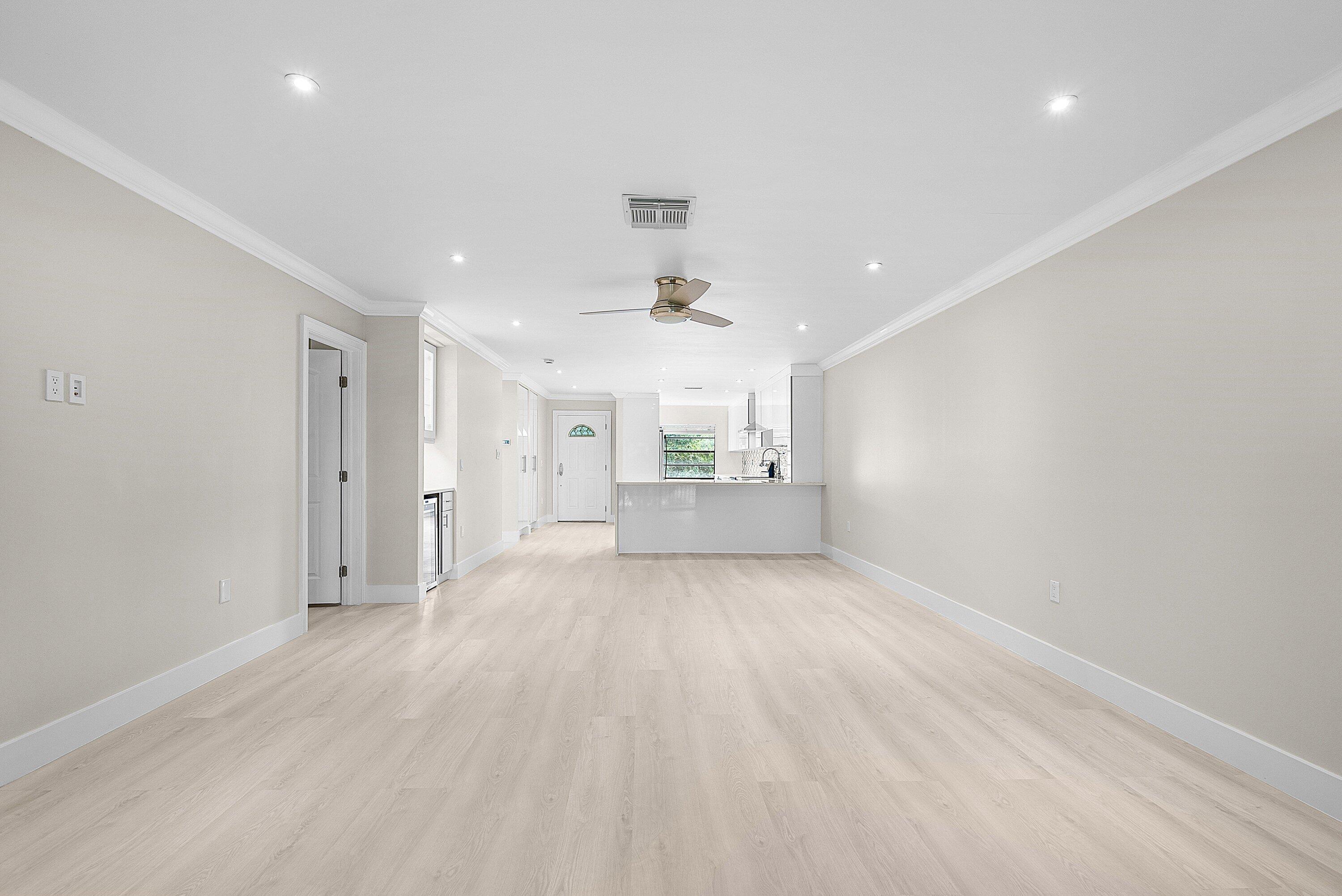 STRATFORD AT HUNTERS RUN CONDO - Residential