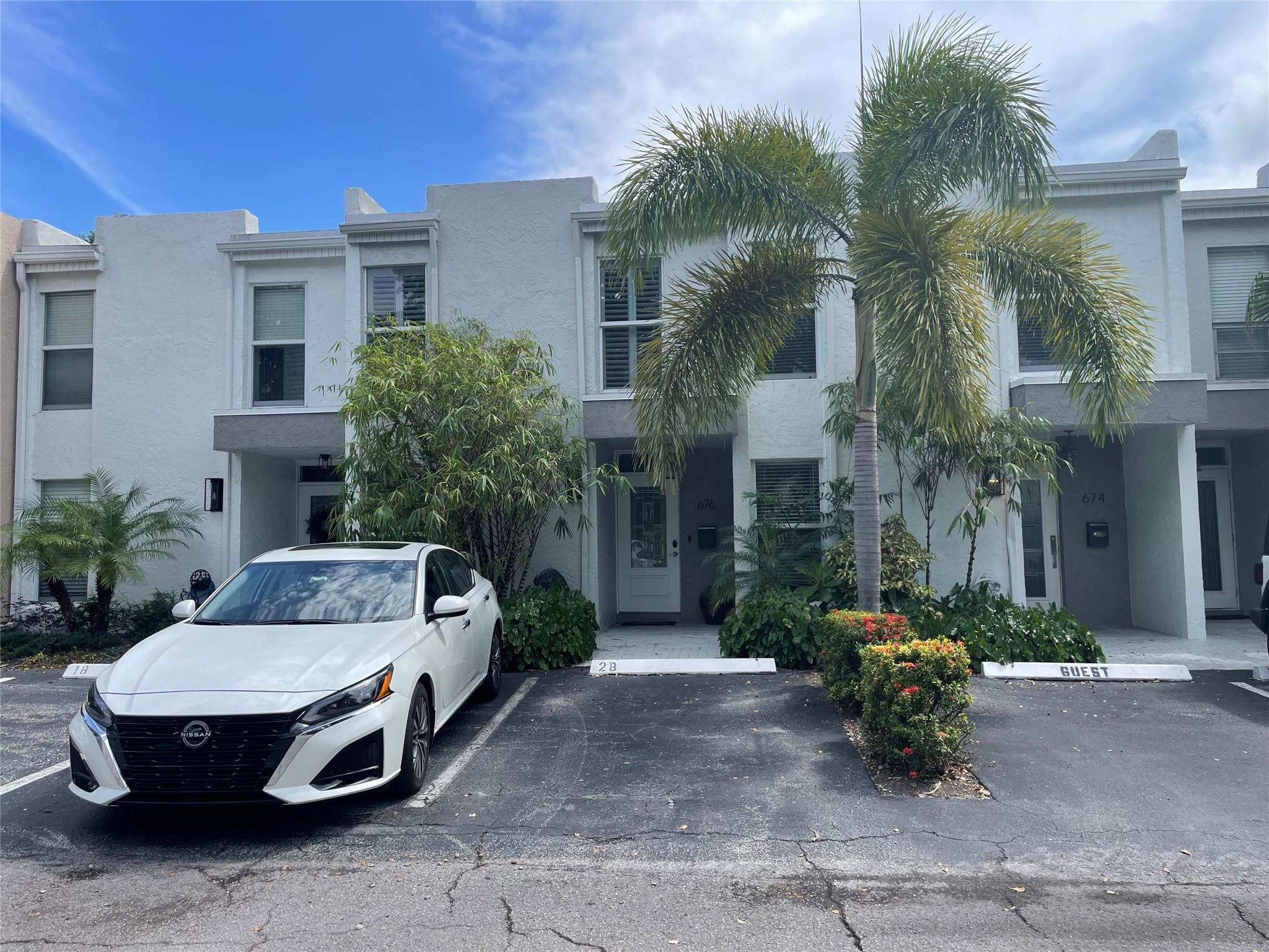 View Wilton Manors, FL 33305 townhome