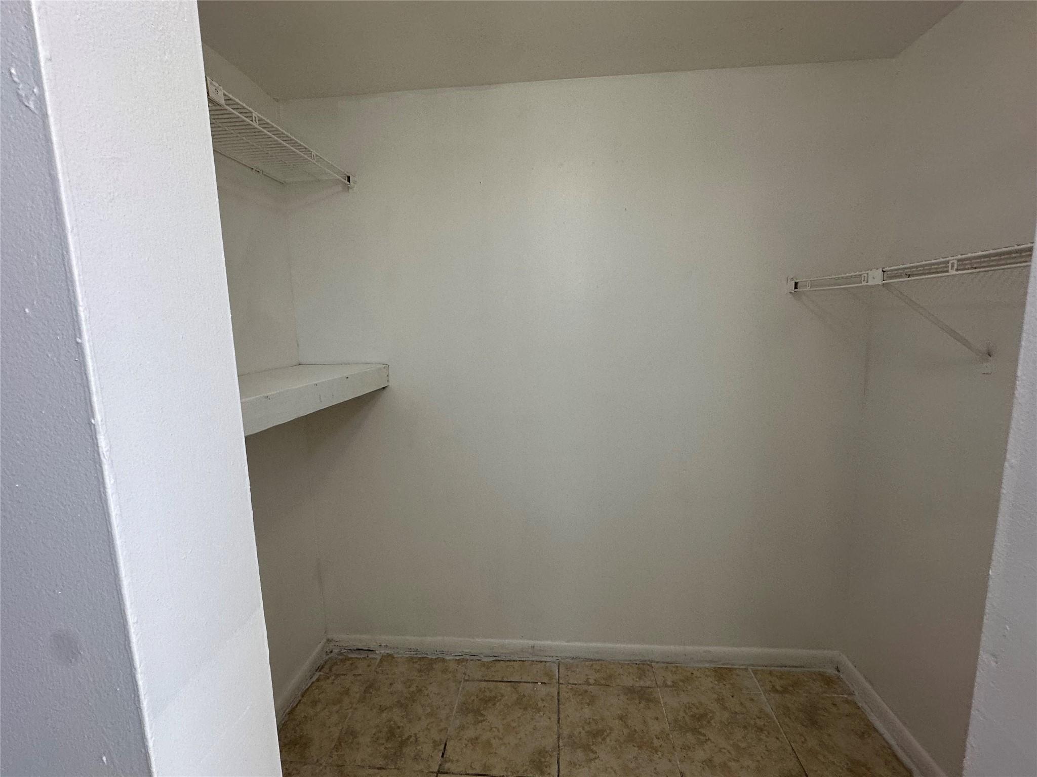 Sunset Hills I Condo - Residential Lease