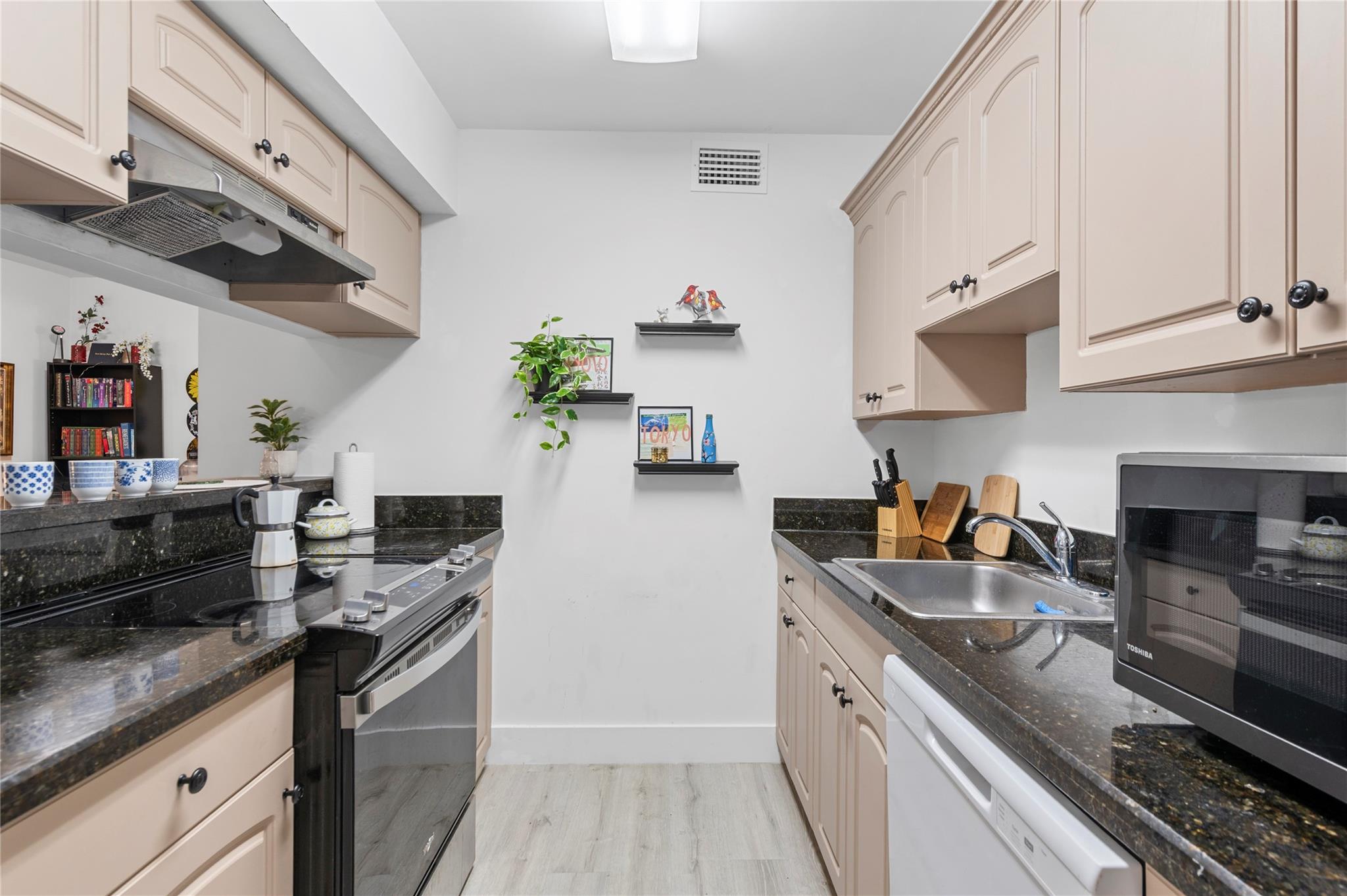 4201 W Mcnab Rd 10