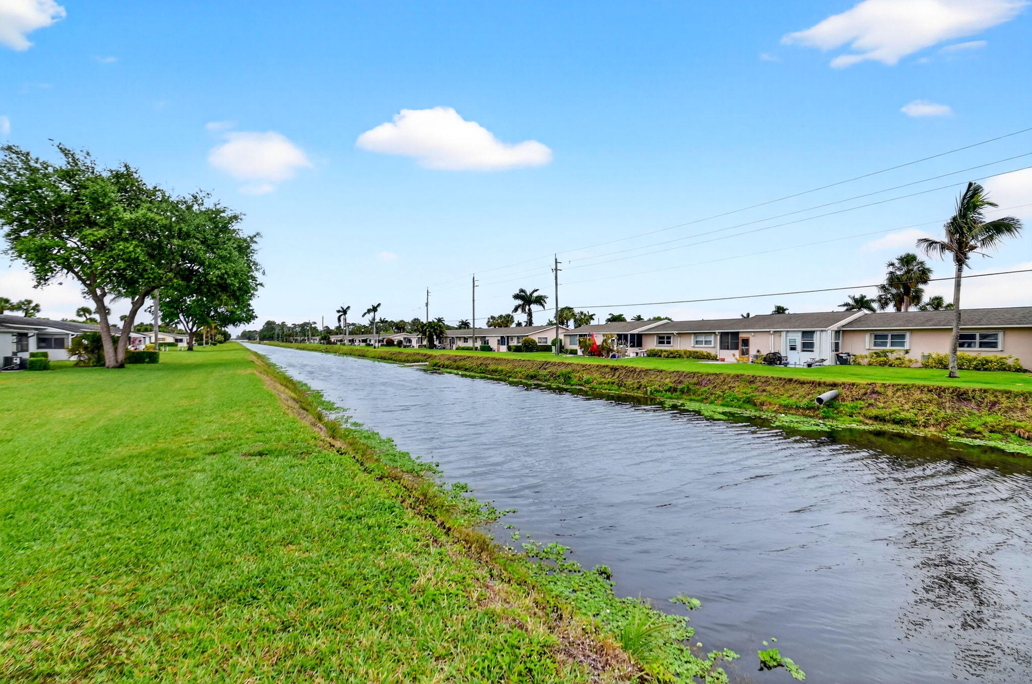 CRESTHAVEN VILLAS 29 CONDO - Residential
