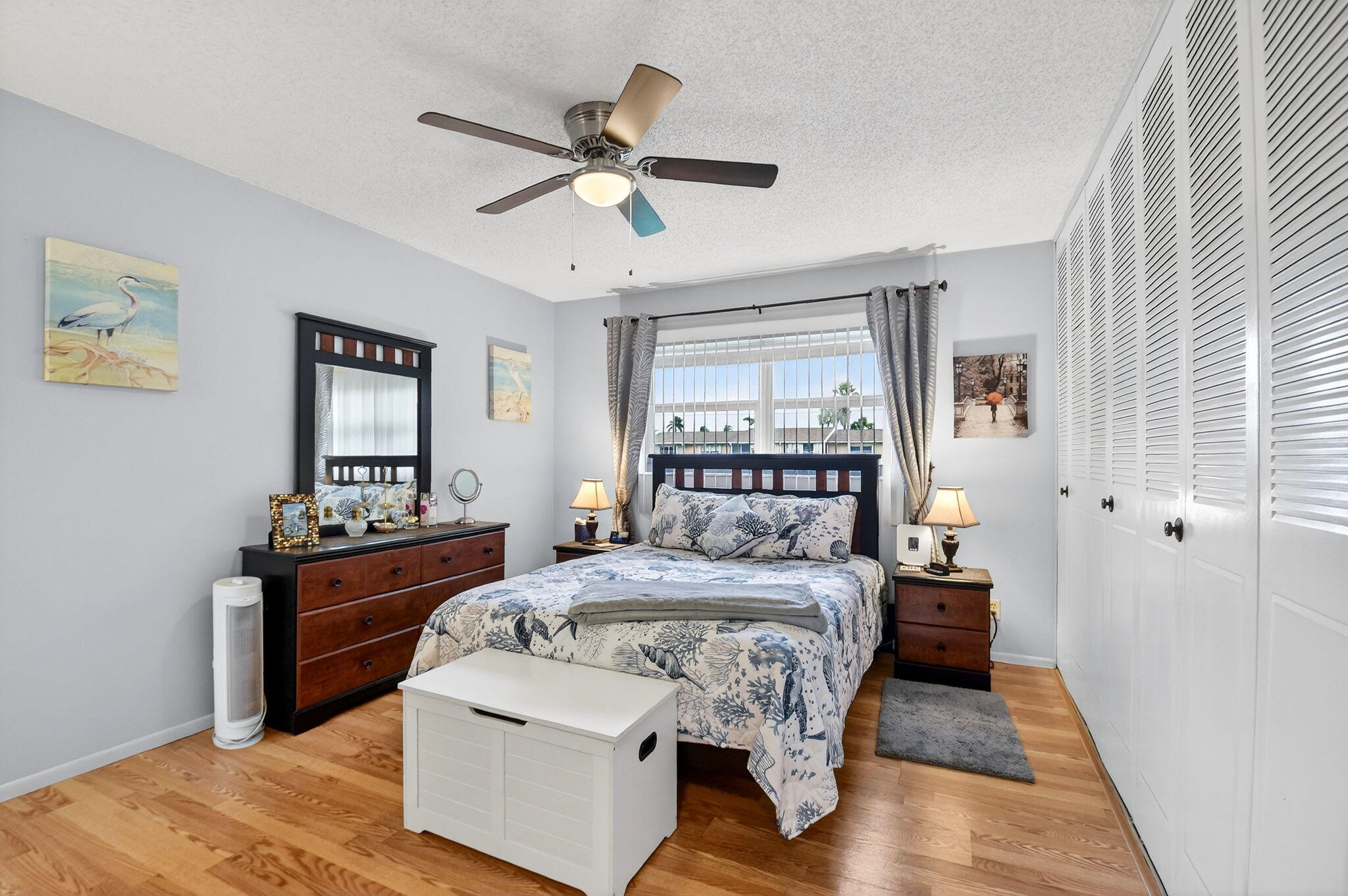 CRESTHAVEN VILLAS 29 CONDO - Residential