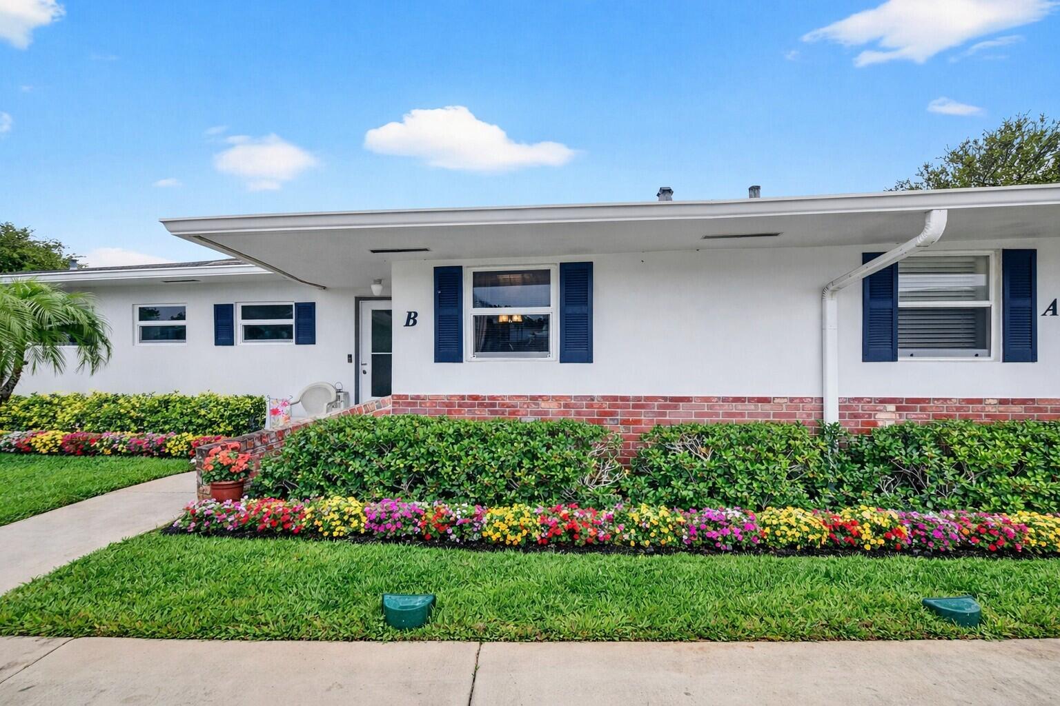 CRESTHAVEN VILLAS 29 CONDO - Residential