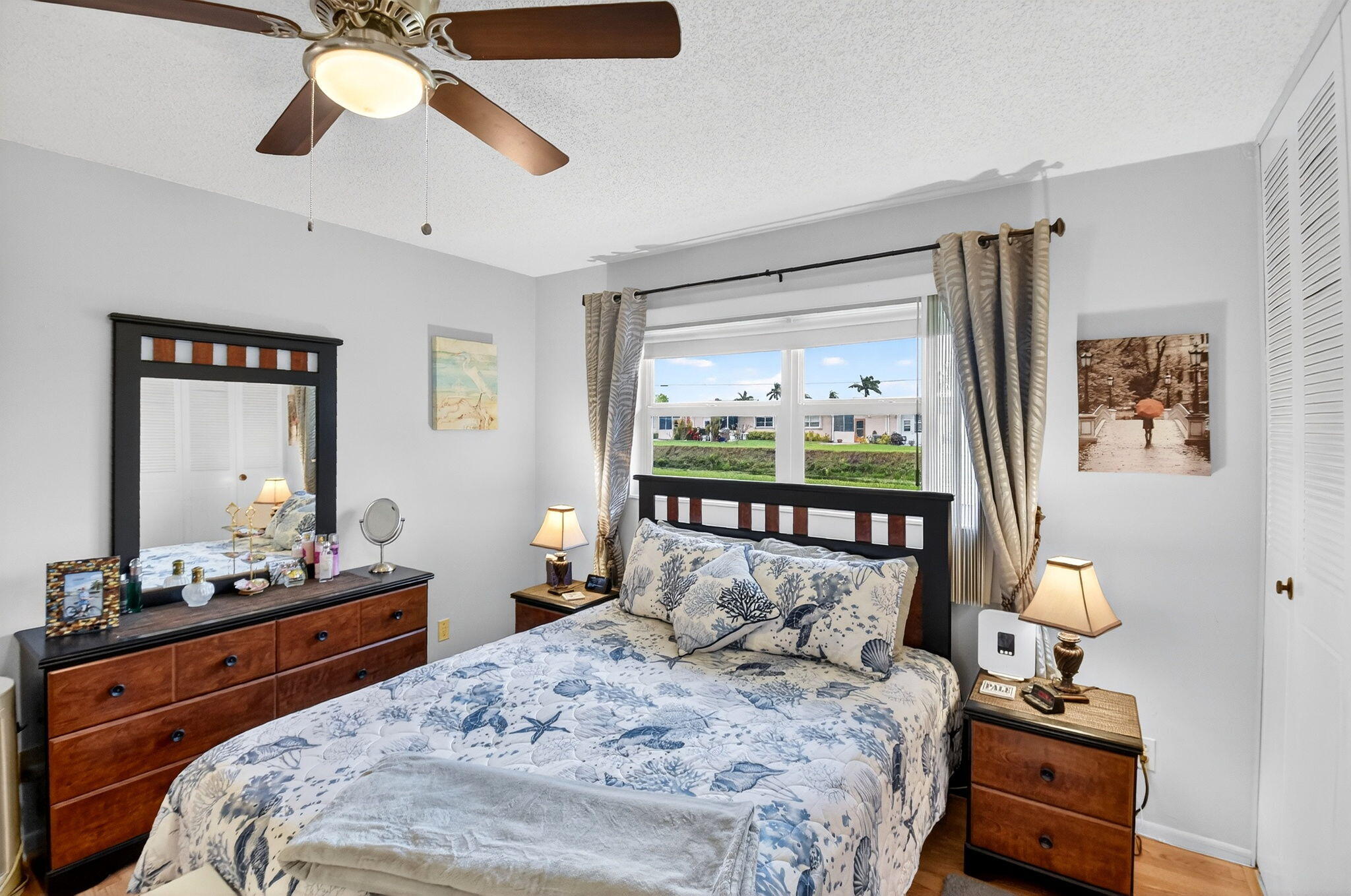 CRESTHAVEN VILLAS 29 CONDO - Residential