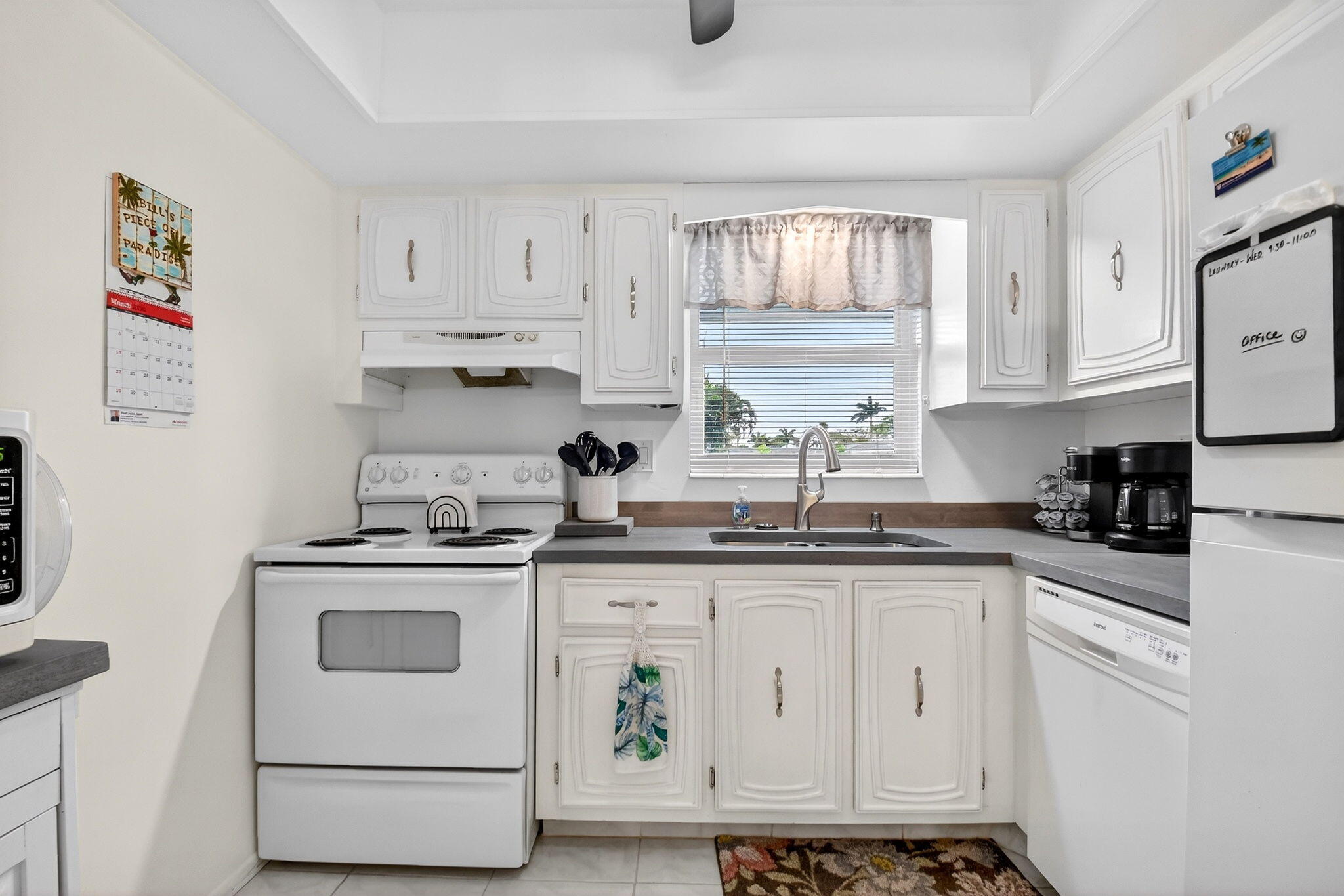 CRESTHAVEN VILLAS 29 CONDO - Residential