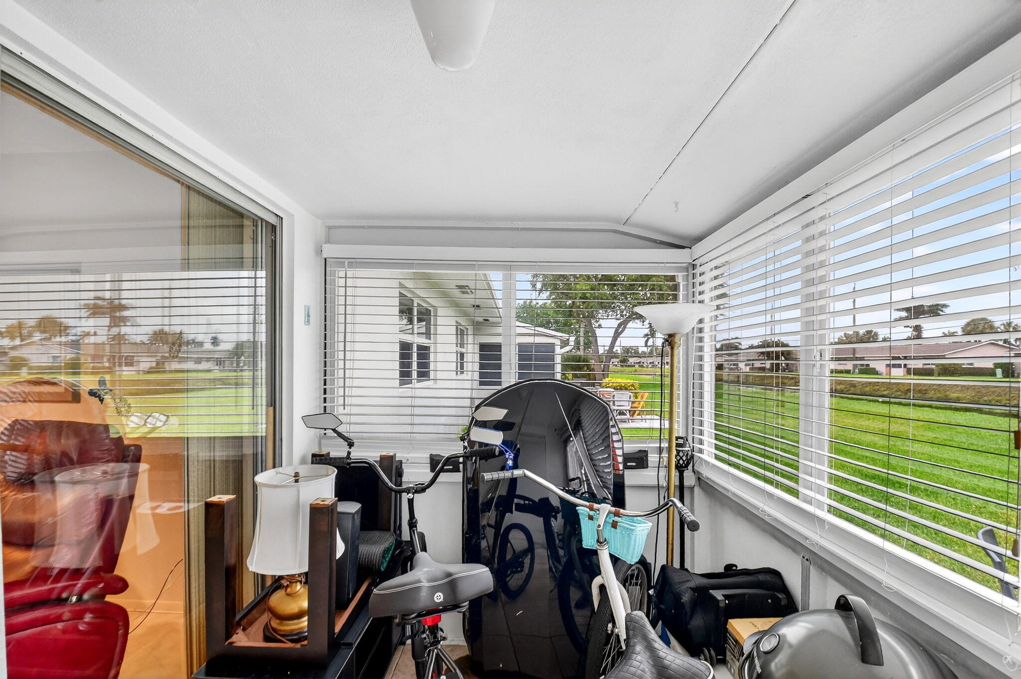 CRESTHAVEN VILLAS 29 CONDO - Residential