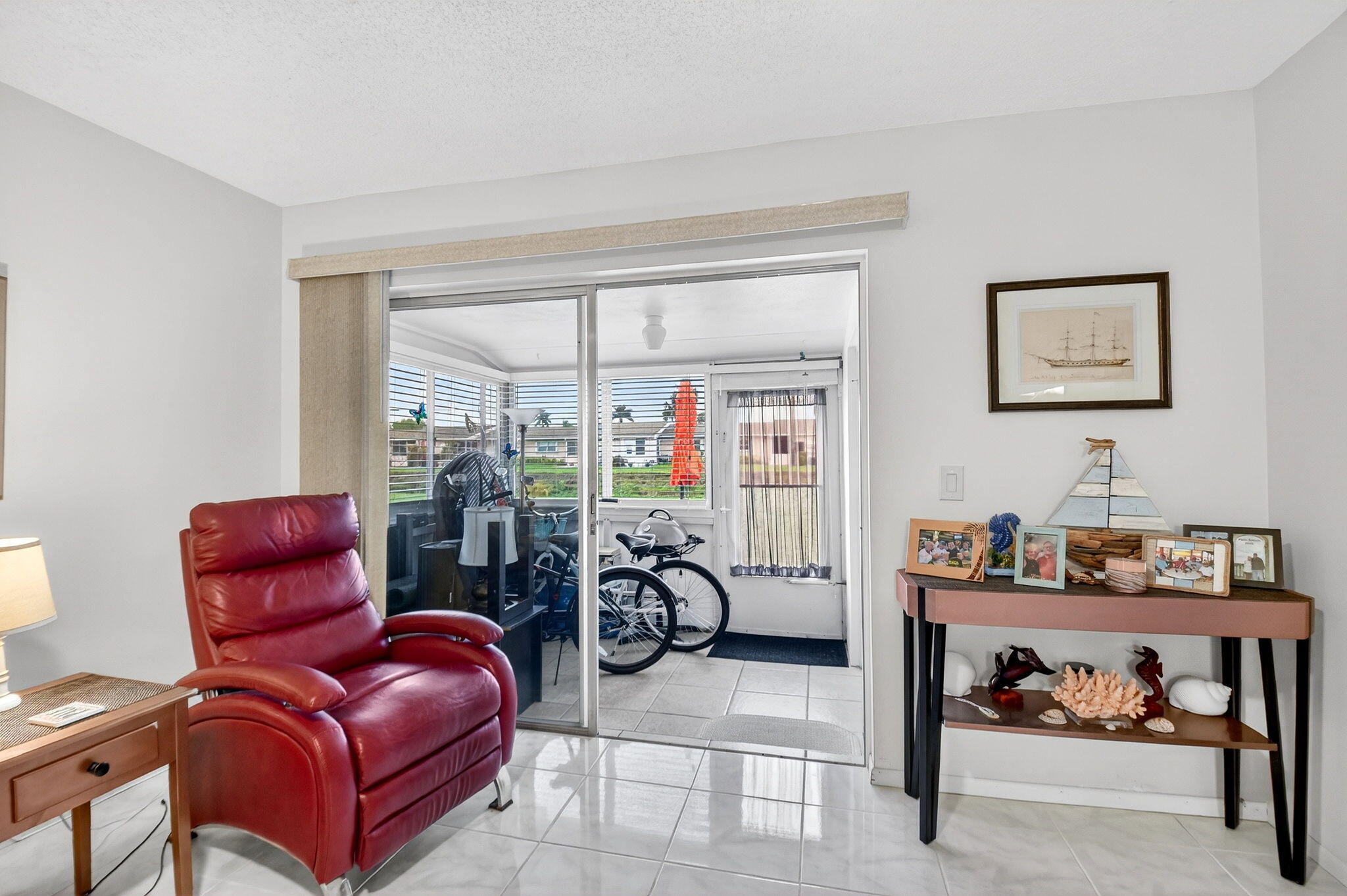 CRESTHAVEN VILLAS 29 CONDO - Residential