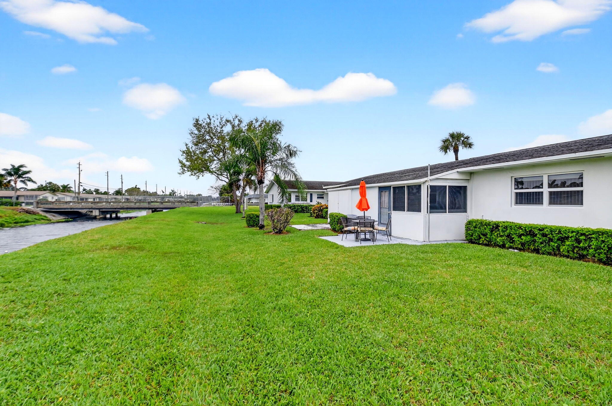 CRESTHAVEN VILLAS 29 CONDO - Residential