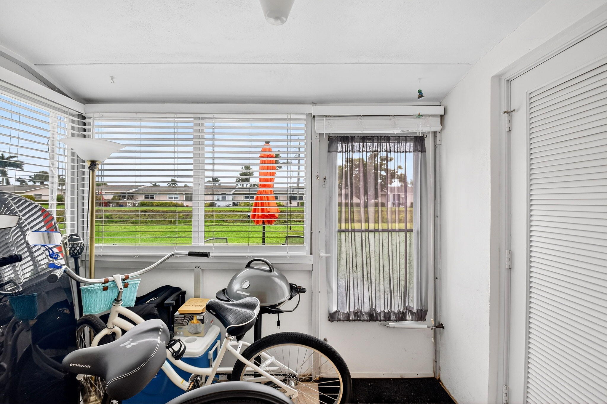 CRESTHAVEN VILLAS 29 CONDO - Residential