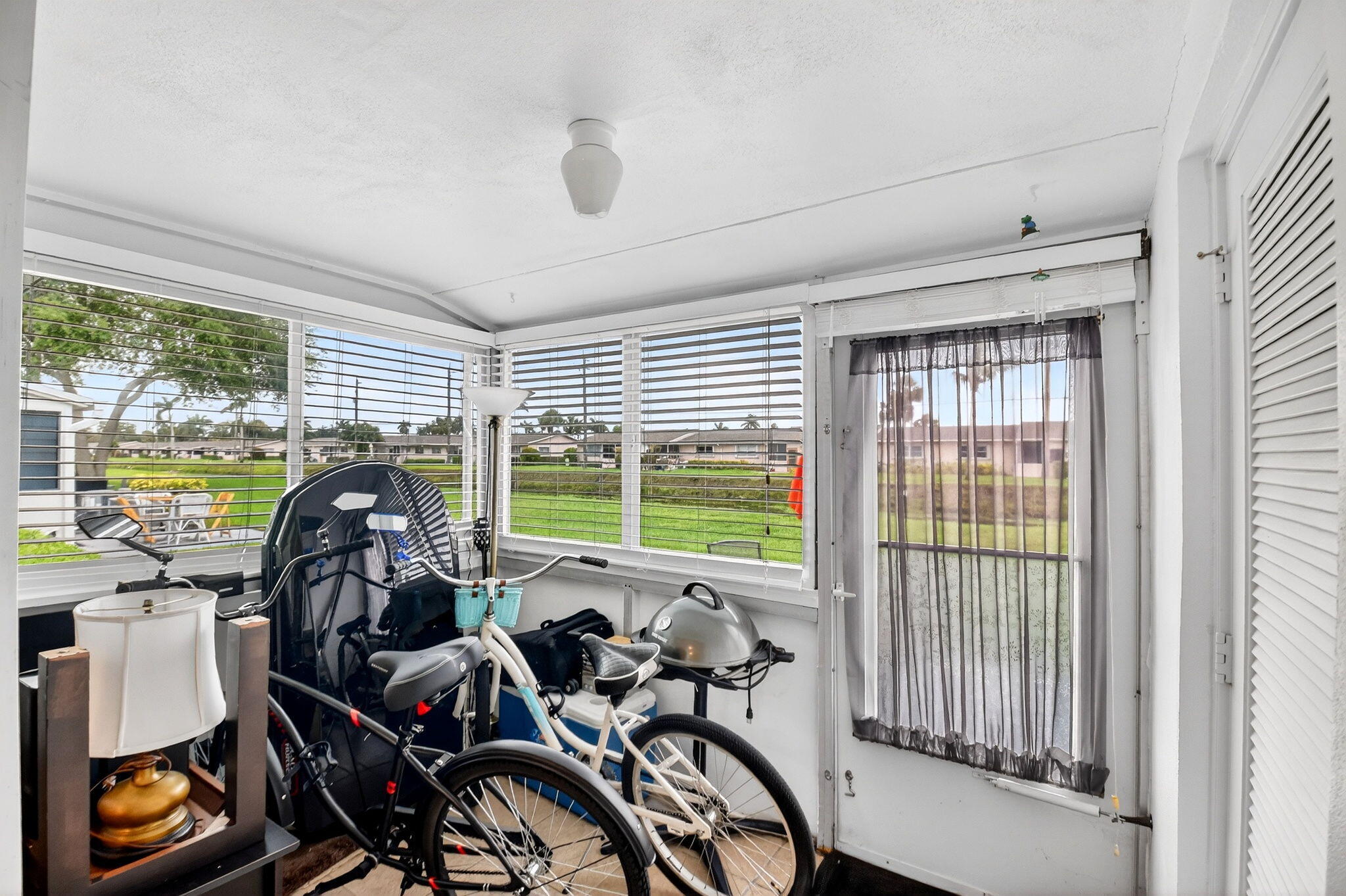 CRESTHAVEN VILLAS 29 CONDO - Residential