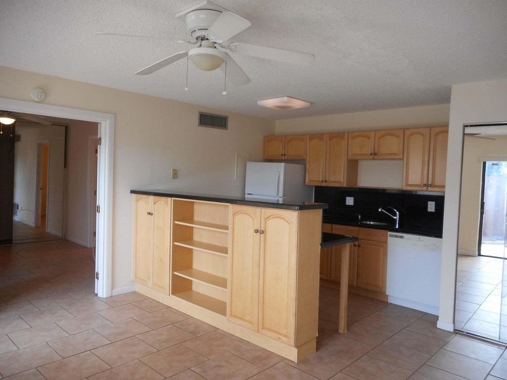 Photo of 643 Executive Center Drive #Q101, West Palm Beach, FL 33401 (MLS # R10922499)