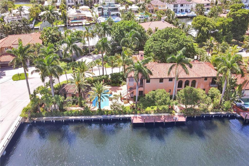 SEVEN ISLES - Residential