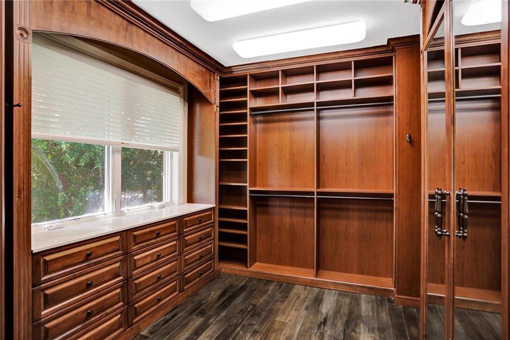 SEVEN ISLES - Residential