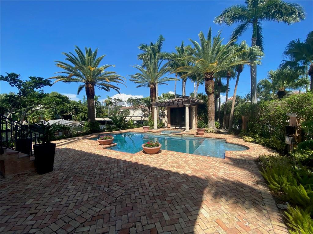 SEVEN ISLES - Residential