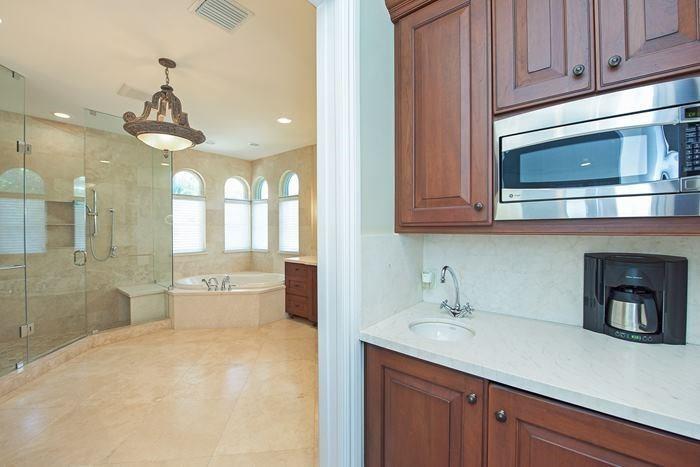 SEVEN ISLES - Residential