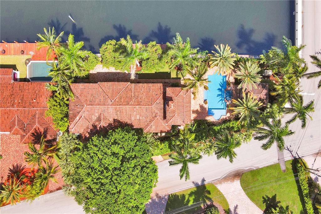 SEVEN ISLES - Residential