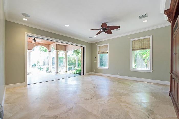 SEVEN ISLES - Residential