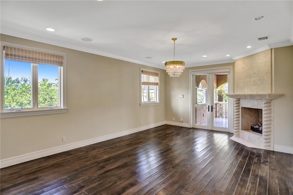 SEVEN ISLES - Residential