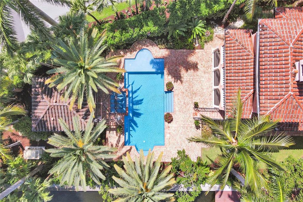 SEVEN ISLES - Residential