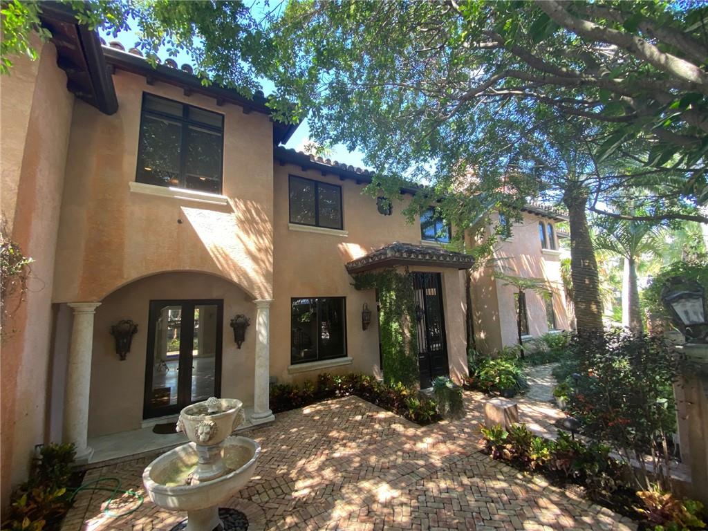 SEVEN ISLES - Residential