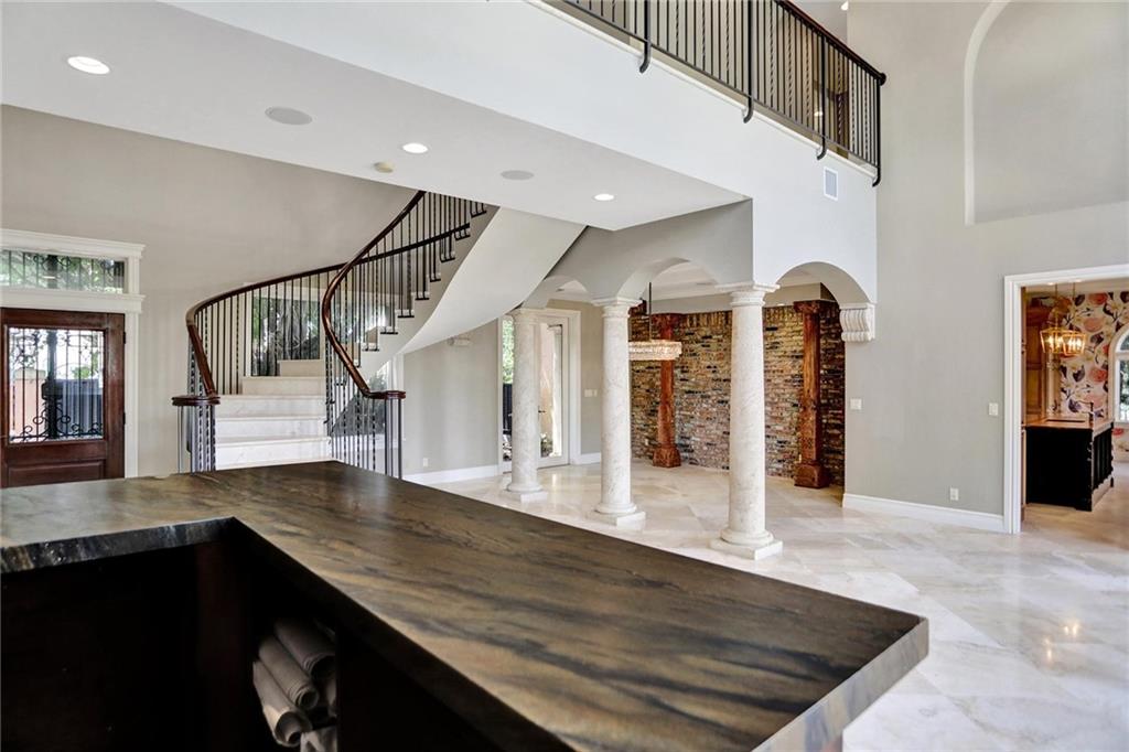 SEVEN ISLES - Residential