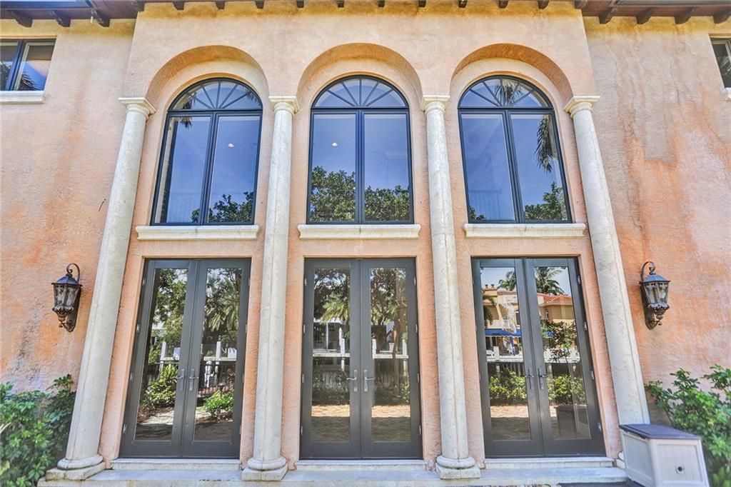 SEVEN ISLES - Residential