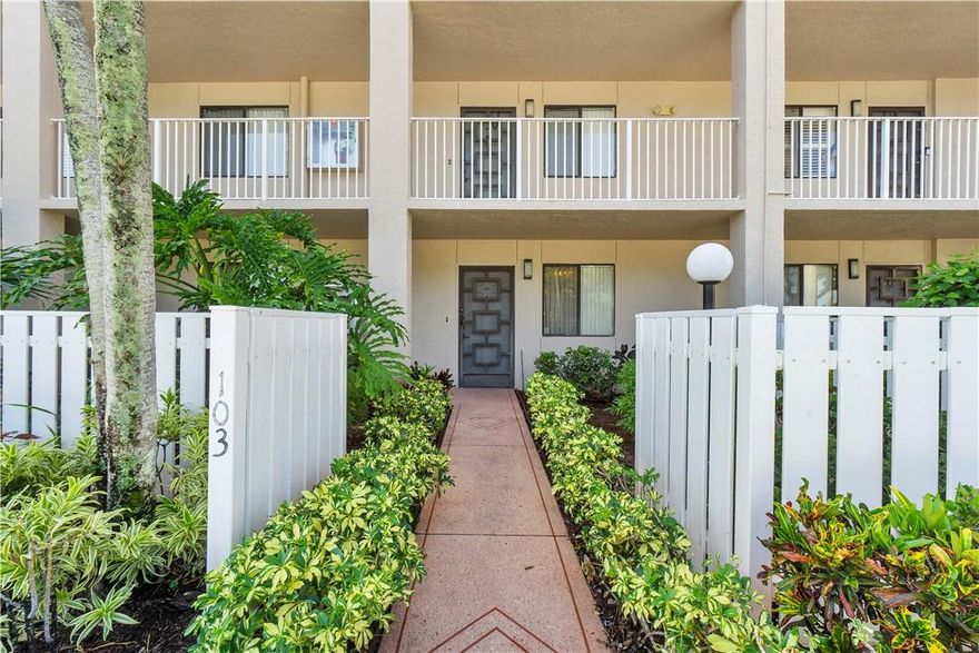 Find yourself in this well maintained 2 bedroom 2 bathroom condo. Huntington Pointe is a great 55+ community with many amenities for the active adult. Ideally situated near great restaurants, attractions, beaches, shopping, and houses of worship. HURRY THIS WILL NOT LAST!