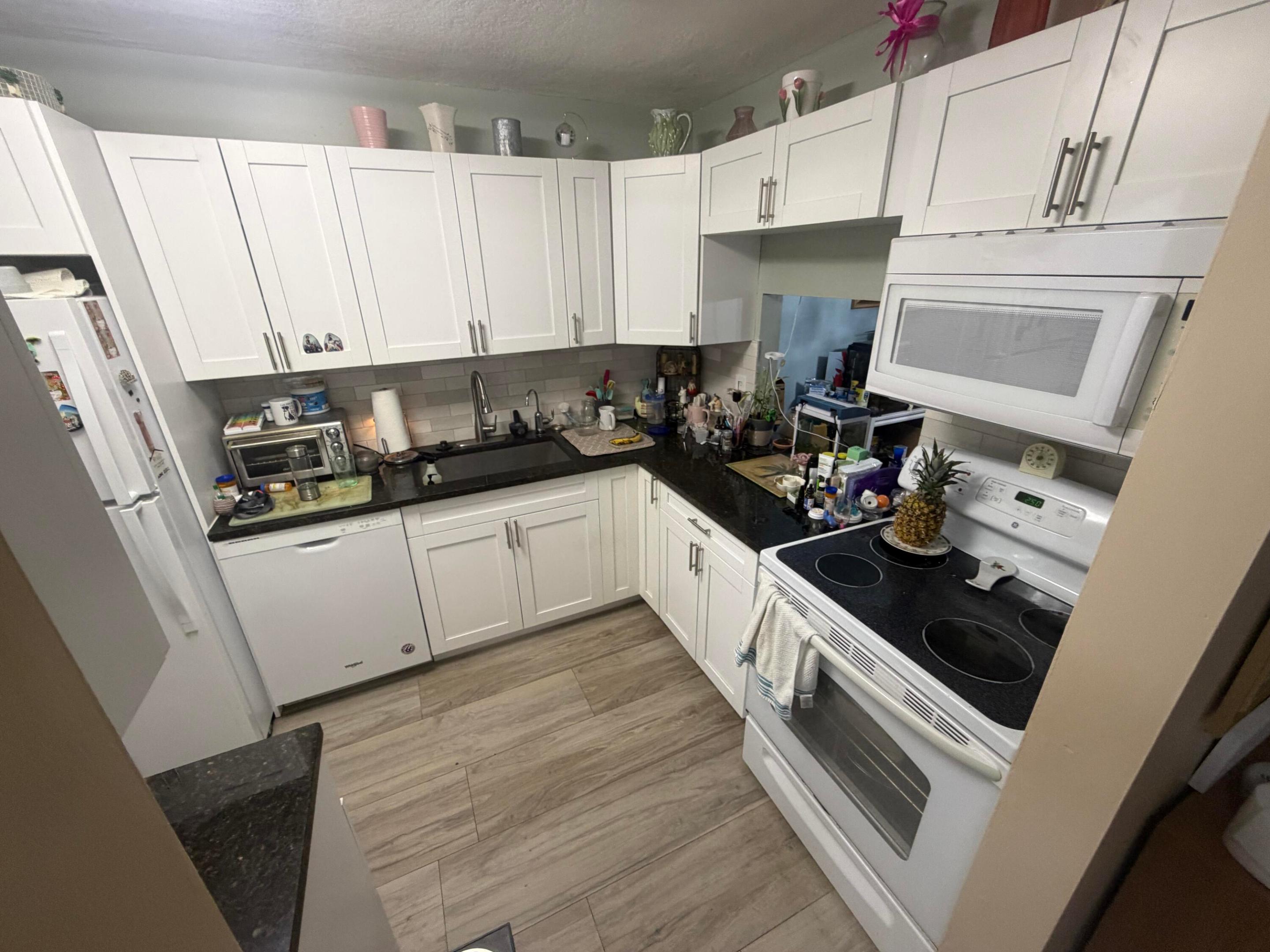 GOLDEN LAKES VILLAGE CONDO M - Residential