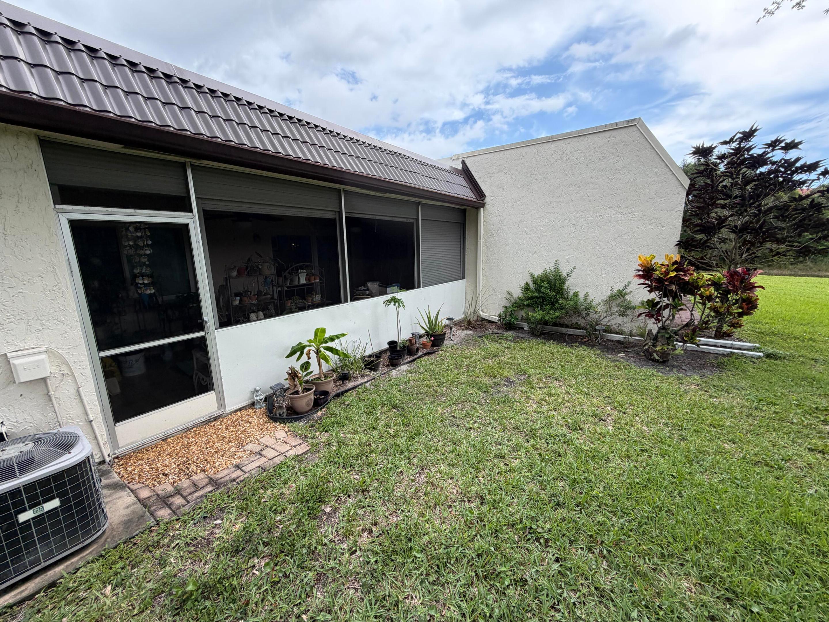 GOLDEN LAKES VILLAGE CONDO M - Residential