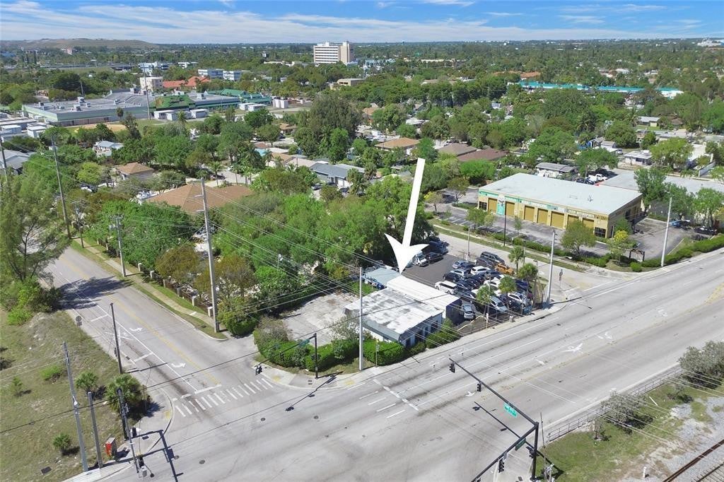 Photo of 3311 N Dixie Highway, Pompano Beach, FL 33064 (MLS # B26036501)