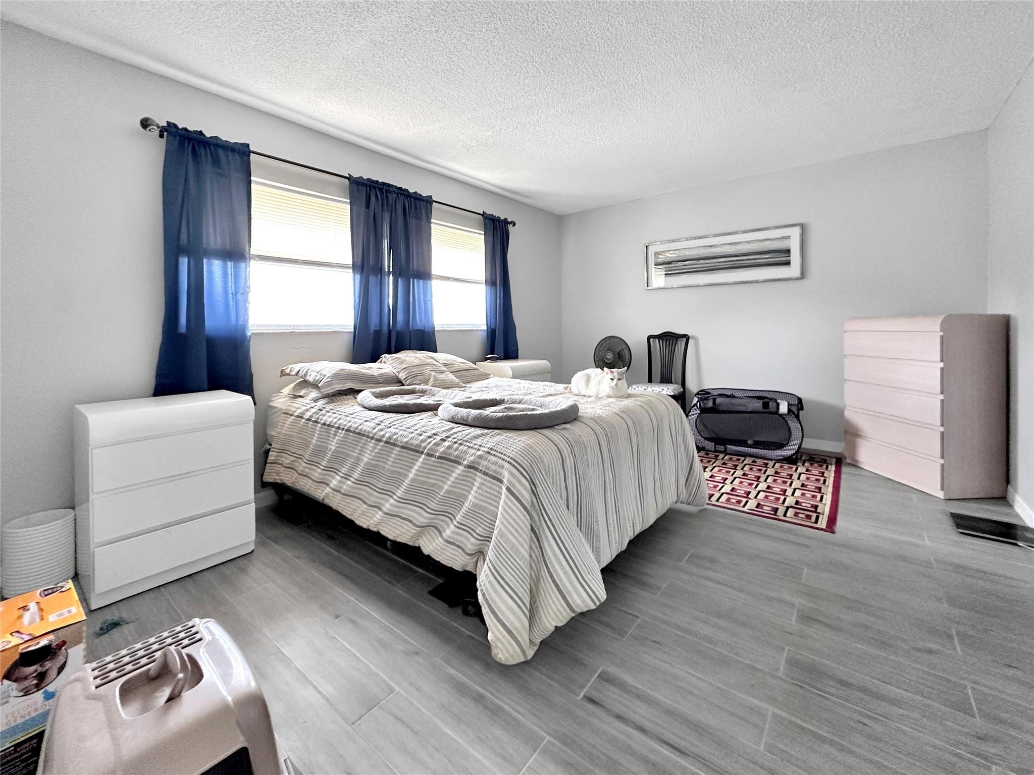 ORIOLE GOLF & TENNIS CLUB - Residential Lease