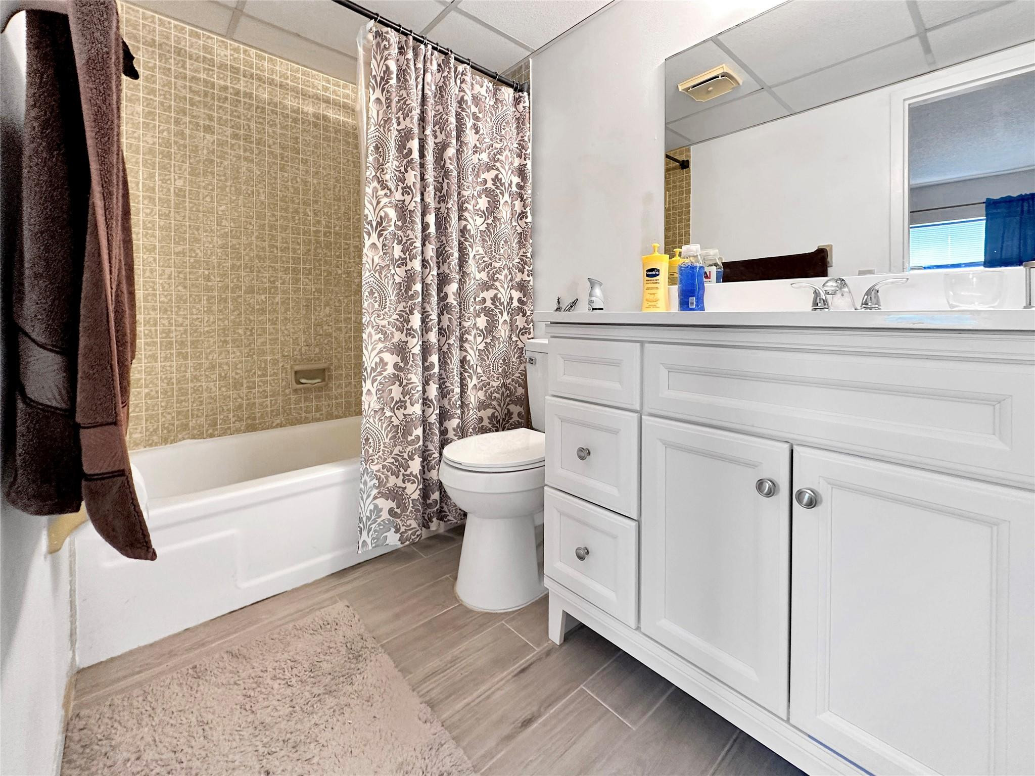 ORIOLE GOLF & TENNIS CLUB - Residential Lease