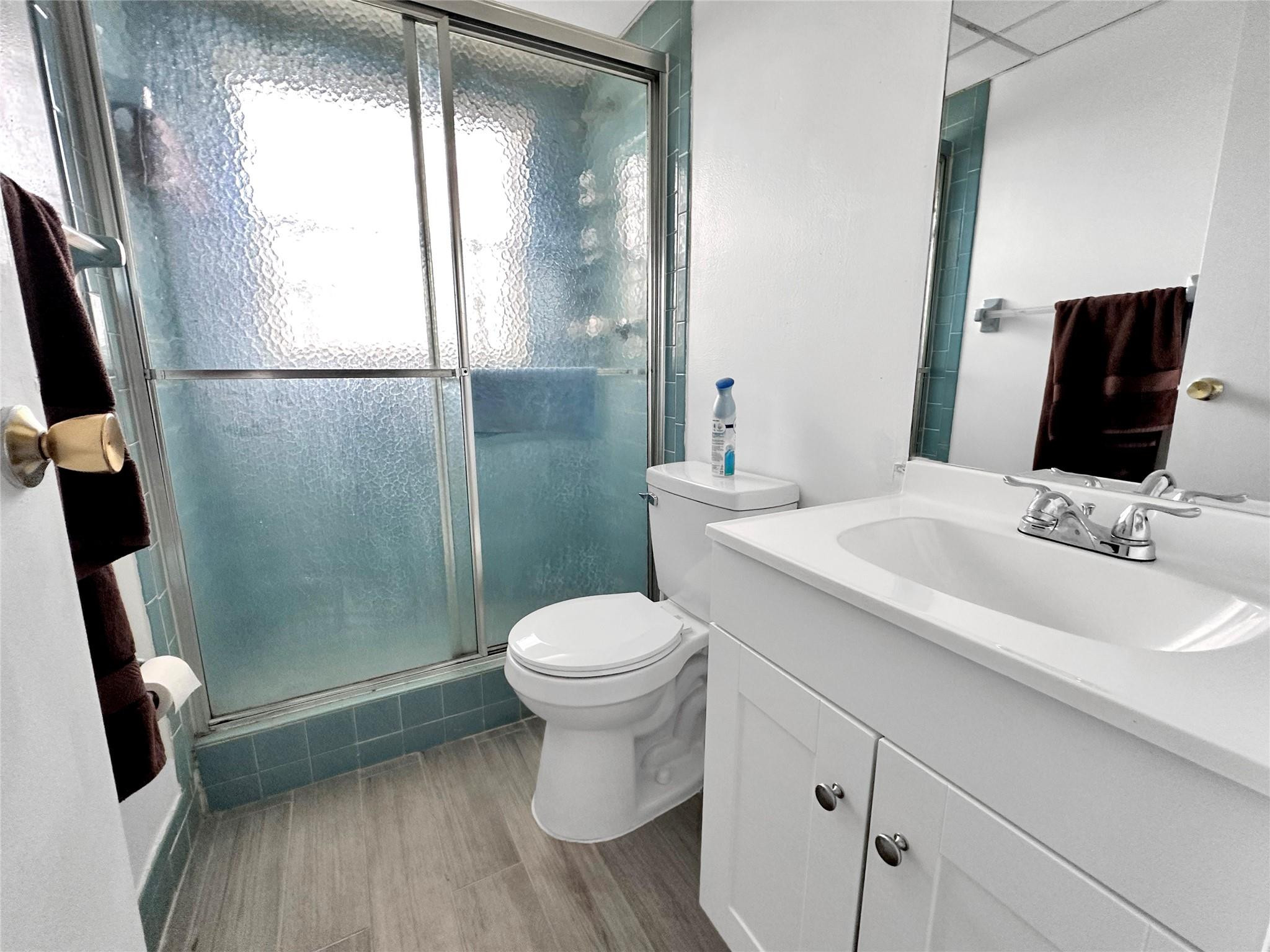 ORIOLE GOLF & TENNIS CLUB - Residential Lease